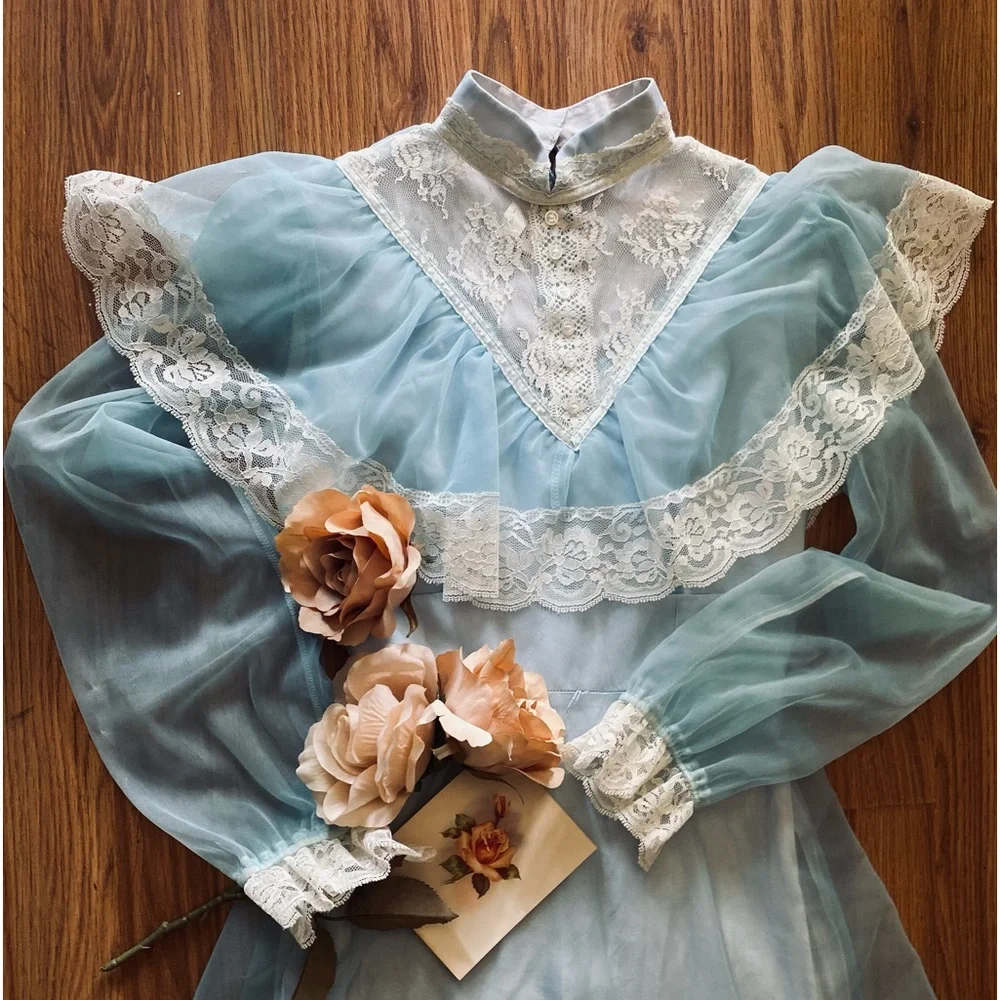 Vintage 1970s Cottagecore prairie dress in storm cloud blue lace chiffon puff - Picture 3 of 11